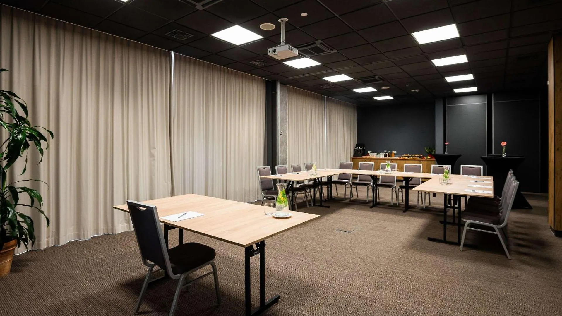 **  Hotel Ibis Poznan Polnoc Suchy Las Polonia