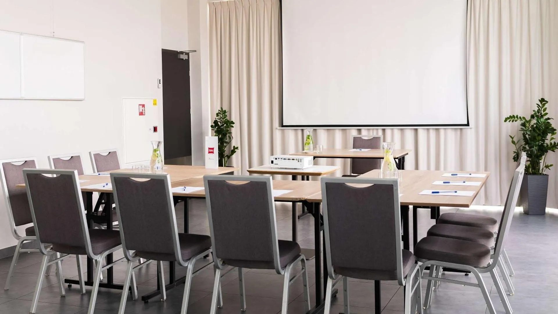 Ibis Poznan Polnoc Hotel 2*, Suchy Las Poland